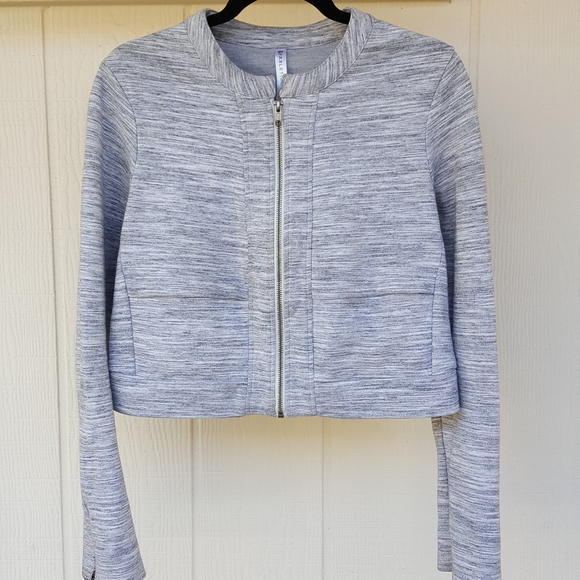 XL FABLETICS GRAY CROPPED WARM UP JACKET - Picture 2 of 10